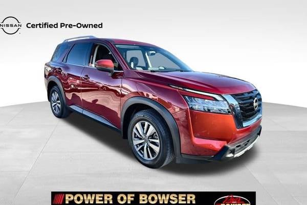 2023 Nissan Pathfinder SL