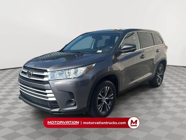 Toyota Highlander with VIN: 5TDZARFH5KS049605