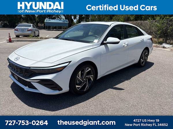 Hyundai Elantra with VIN: KMHLS4DG5RU641913