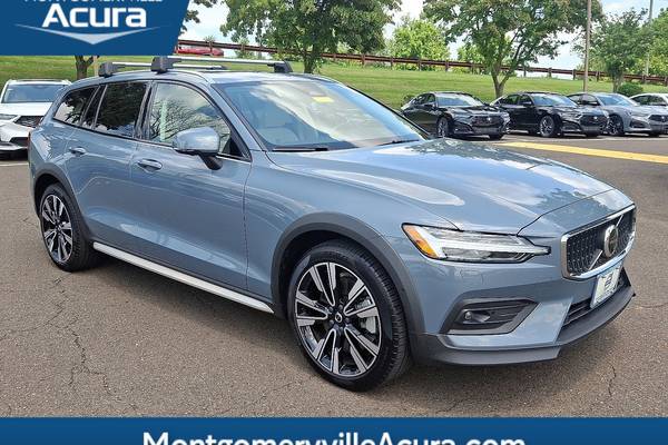 2024 Volvo V60 Cross Country B5 Ultimate