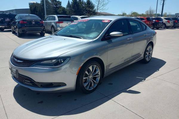 2015 Chrysler 200 S