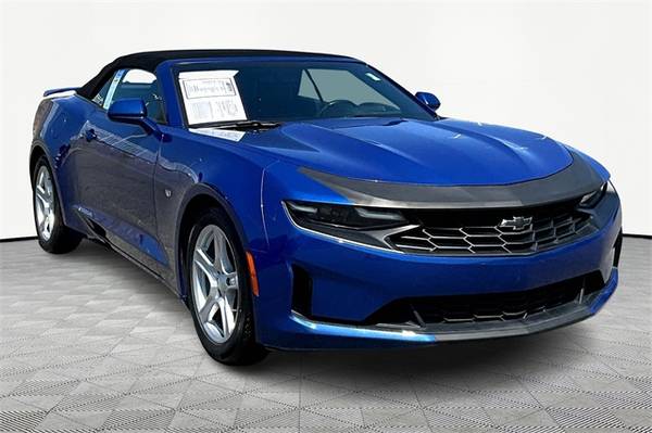 Chevrolet Camaro with VIN: 1G1FD3DX9K0153026