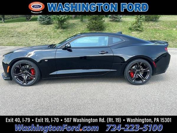 Chevrolet Camaro with VIN: 1G1FE1R77H0163122