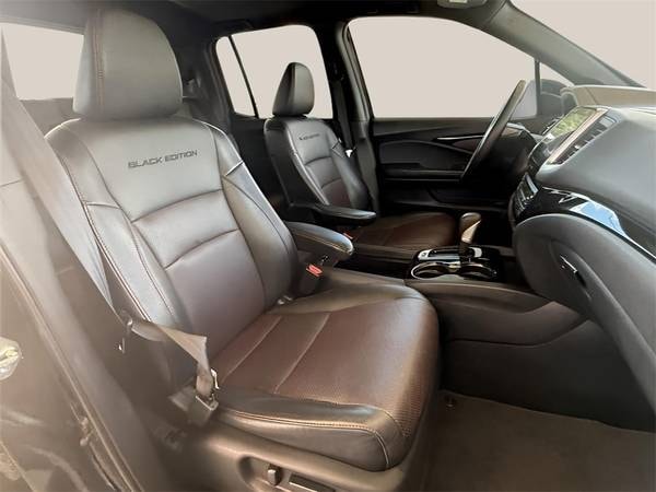 Honda Ridgeline with VIN: 5FPYK3F80HB005862