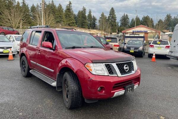 2011 Nissan Pathfinder LE