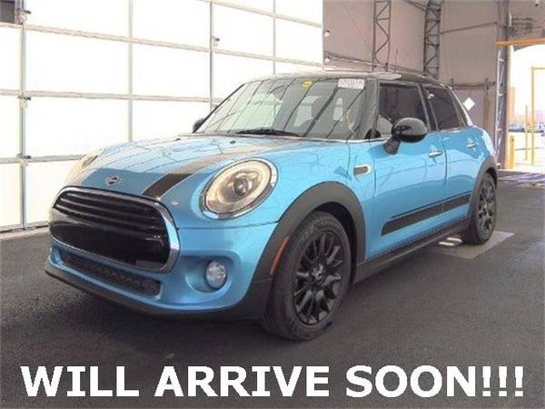 MINI Cooper with VIN: WMWXU1C57G2A93517