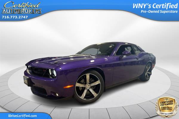 Dodge Challenger with VIN: 2C3CDZBT0GH172195
