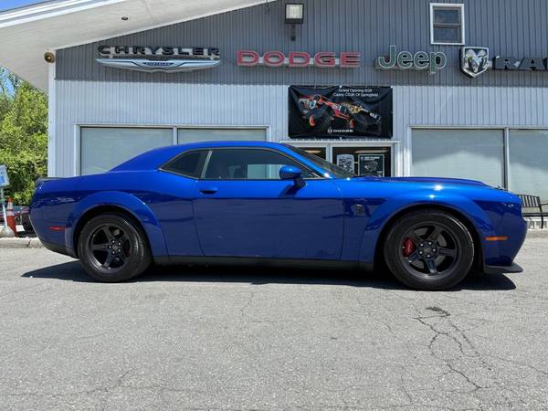 Dodge Challenger with VIN: 2C3CDZL93NH135643