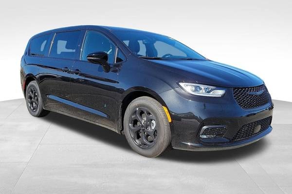 2023 Chrysler Pacifica Hybrid Limited Plug-In Hybrid