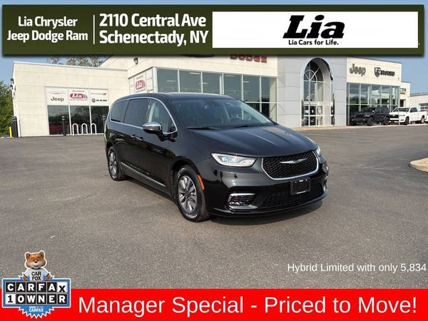 Chrysler Pacifica with VIN: 2C4RC1S7XPR614780