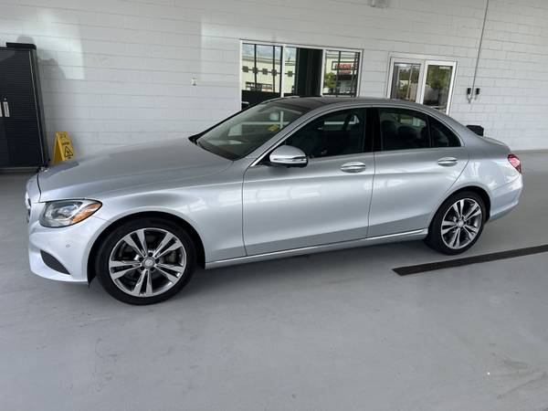 Mercedes-Benz C-Class with VIN: 55SWF4JB7GU169247