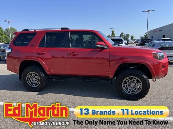 Toyota 4Runner with VIN: JTEBU5JR0K5679101