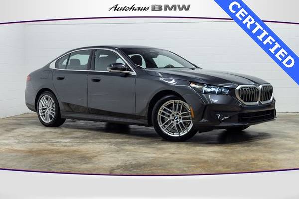 BMW 5 Series with VIN: WBA53FJ04SCU14301
