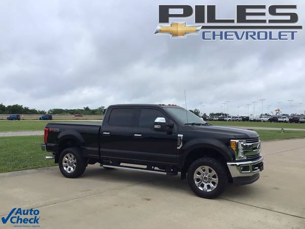 Ford F-250 Super Duty with VIN: 1FT7W2B63HED91105