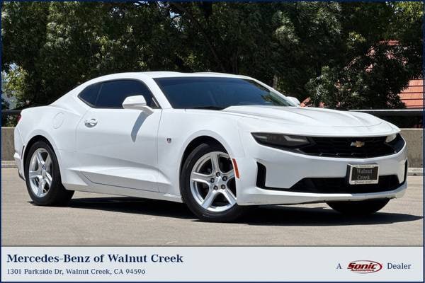 Chevrolet Camaro with VIN: 1G1FB1RS8L0111133