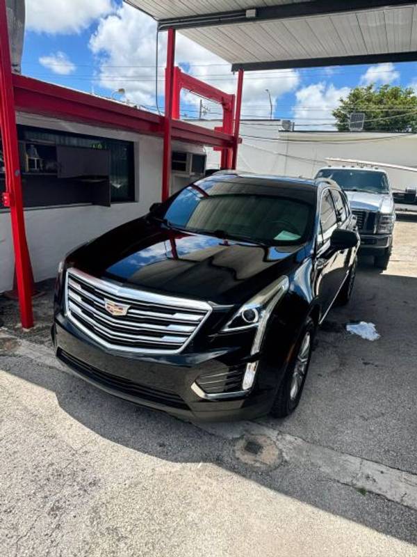 Cadillac XT5 with VIN: 1GYKNBRS2HZ192355