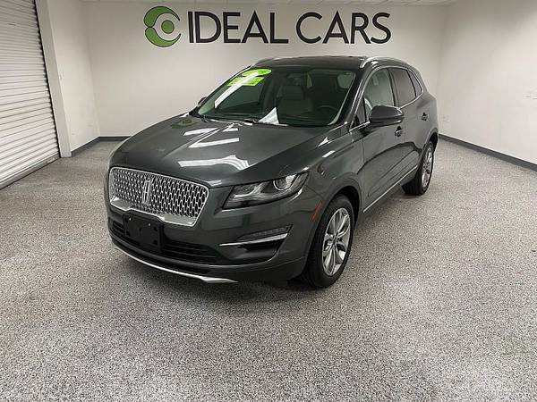 Lincoln MKC with VIN: 5LMCJ2D91KUL07485