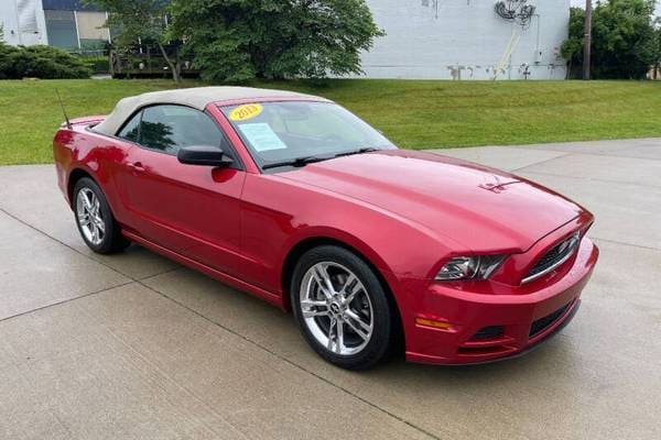 2013 Ford Mustang V6 Convertible