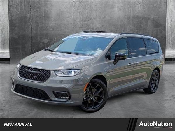 Chrysler Pacifica with VIN: 2C4RC1GG6RR189862