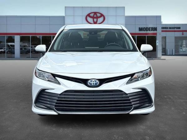 Toyota Camry Hybrid with VIN: 4T1C31AK3NU597179