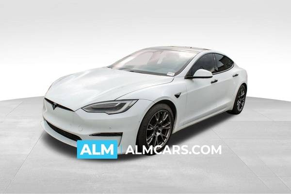 Tesla Model S with VIN: 5YJSA1E5XNF467645