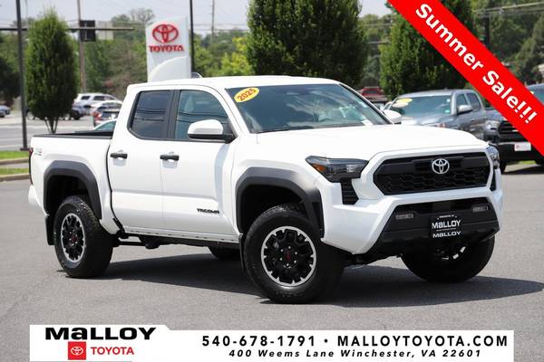 Toyota Tacoma with VIN: 3TYLE5JN7ST076003