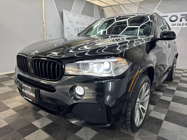 BMW X5 with VIN: 5UXKR0C51F0P10098