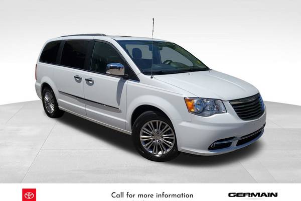 2016 Chrysler Town and Country Anniversary Edition