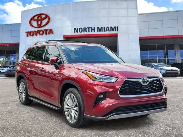 Toyota Highlander with VIN: 5TDKDRAHXPS035741