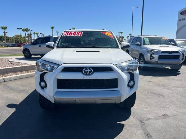Toyota 4Runner with VIN: JTEBU5JRXK5701122