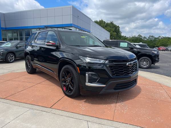 Chevrolet Traverse with VIN: 1GNERKKWXPJ136401