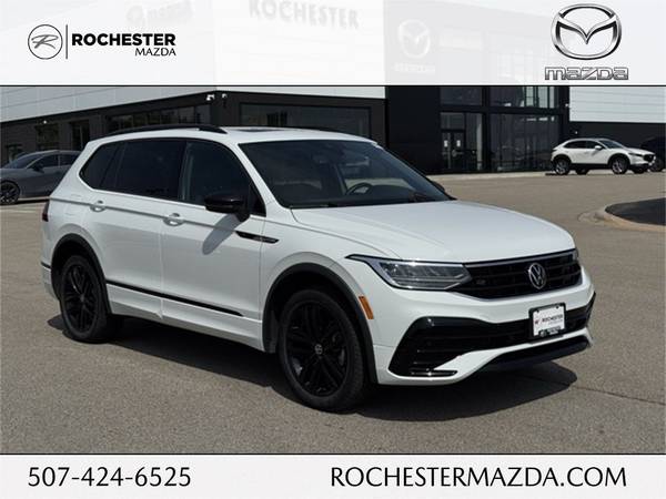Volkswagen Tiguan with VIN: 3VV8B7AX5NM113367