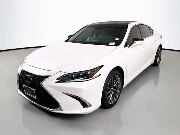 Lexus ES with VIN: 58AFZ1B1XRU160523