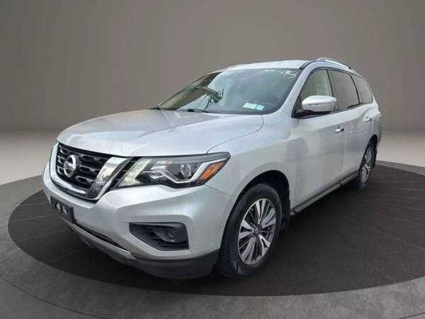 Nissan Pathfinder with VIN: 5N1DR2MM2HC904843