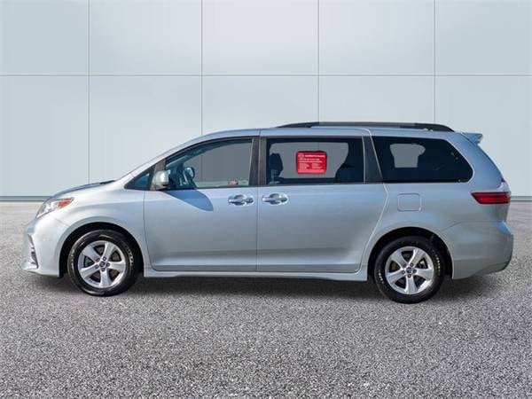 Toyota Sienna with VIN: 5TDKZ3DCXKS980132