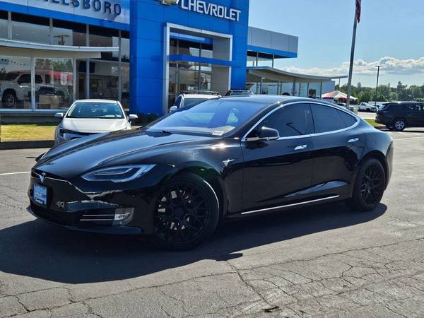 Tesla Model S with VIN: 5YJSA1E25MF425274