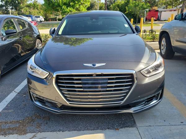 Genesis G90 with VIN: KMHG54JH7HU035033
