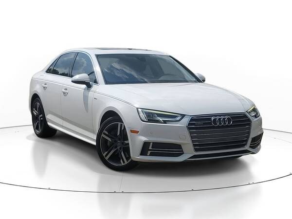 Audi A4 with VIN: WAUENAF4XHN000171