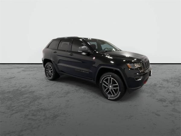 Jeep Grand Cherokee with VIN: 1C4RJFLG5JC211842