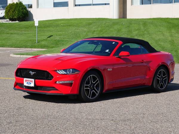 Ford Mustang with VIN: 1FATP8FF6N5118671