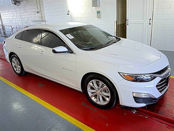 Chevrolet Malibu with VIN: 1G1ZD5STXMF064610