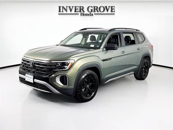 Volkswagen Atlas with VIN: 1V2CR2CA6RC590041