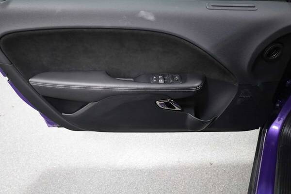 Dodge Challenger with VIN: 2C3CDZC97GH118265