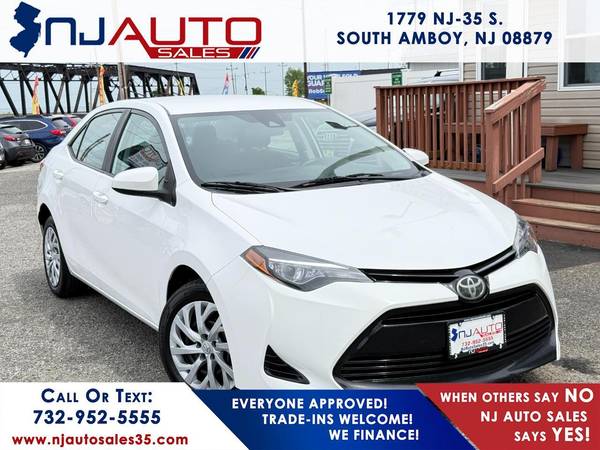 Toyota Corolla with VIN: 2T1BURHE0HC883598