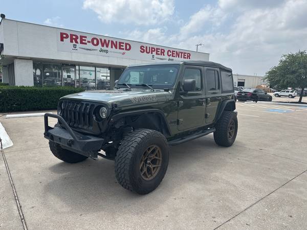Jeep Wrangler with VIN: 1C4HJXDN9NW272632