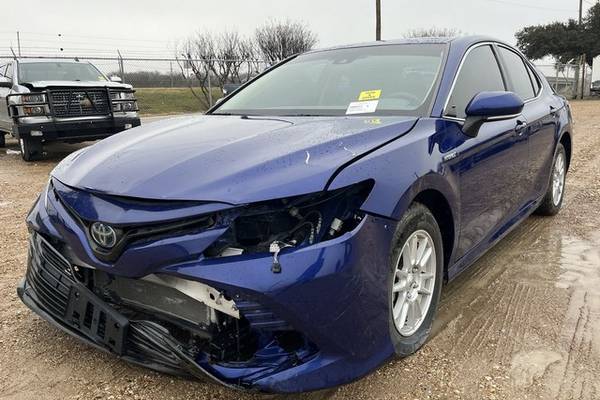 2018 Toyota Camry Hybrid LE