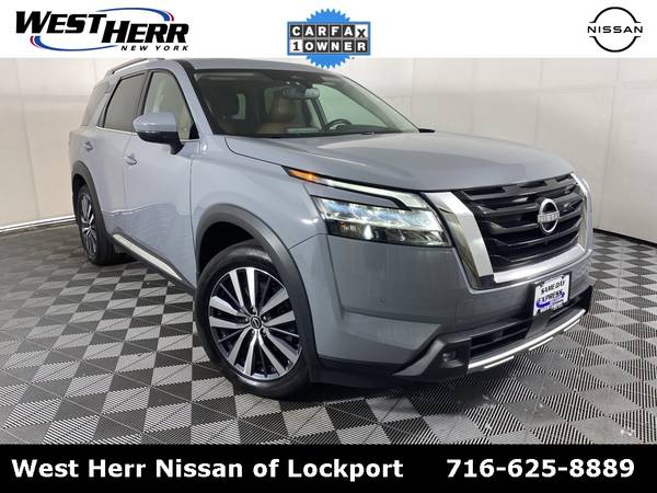 Nissan Pathfinder with VIN: 5N1DR3DK4NC267843