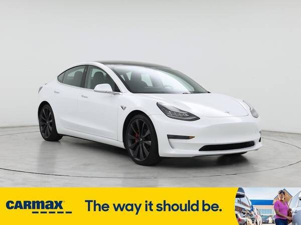 Tesla Model 3 with VIN: 5YJ3E1EC0LF624233
