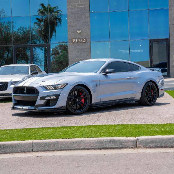 Ford Shelby GT500 with VIN: 1FA6P8SJ2N5501207