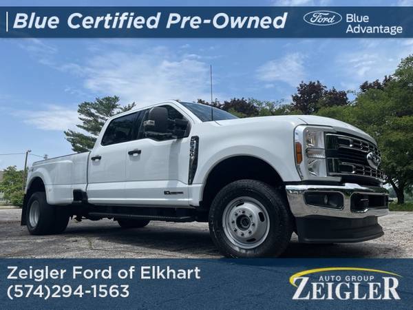 Ford F-350 Super Duty with VIN: 1FT8W3DT4RED53302